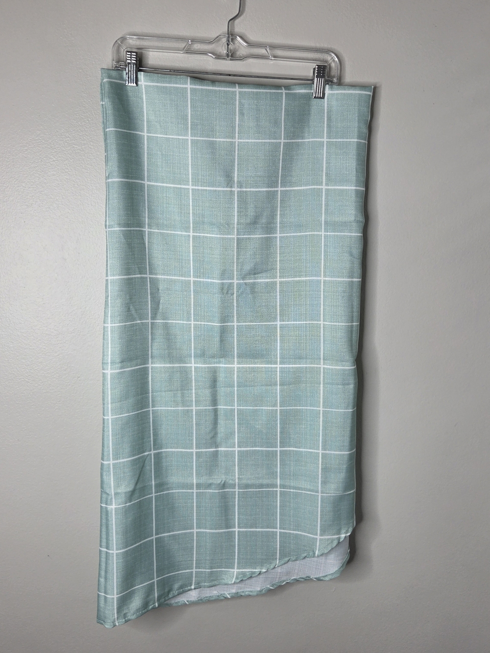 Light Green Check 70" Round Tablecloth